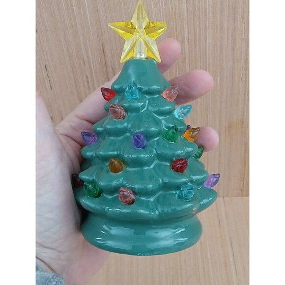 Mini Ceramic Christmas Tree with Lights & Star - small flaw - battery operated - Picture 14 of 14